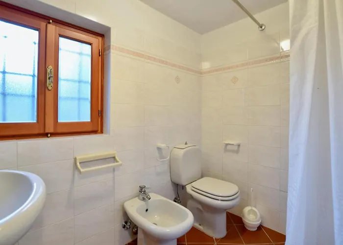 2 Bedroom Beautiful In 펜션 마사로라